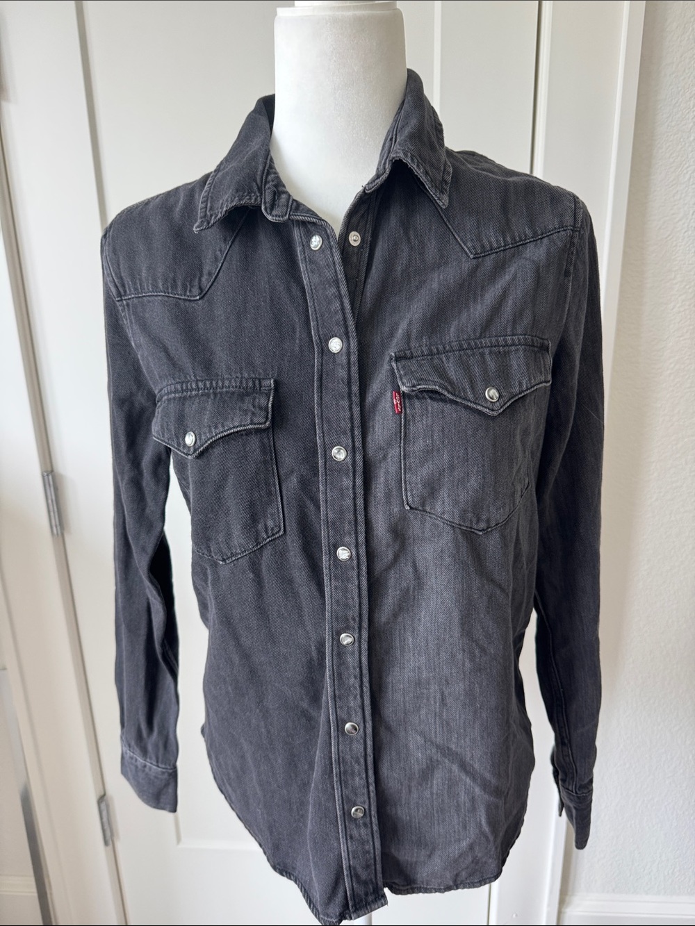 Levi's Washed Charcoal Pearl Snap-Front Button-Down Shirt